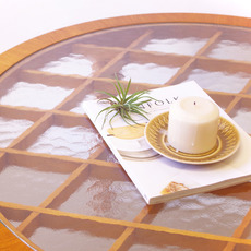 Round table in glass をアップしました