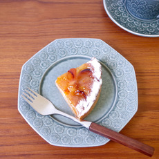 Jens.H.Quistgaard / Plum Azur Tea cup&saucerとCake Plate をアップしました