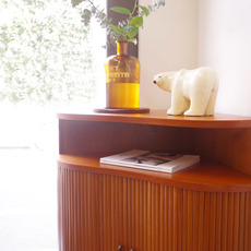 Corner cabinet with tambour doors をアップしました