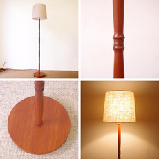 Floor lamp with telescopic in teak をアップしました