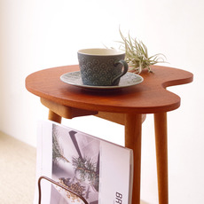 Kidney shaped table with newspaper holder をアップしました