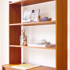 Bookshelf with sliding doors をアップしました