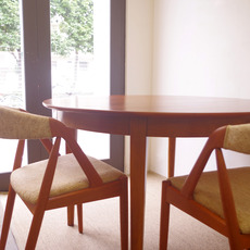 Round dining table with extra leave in teak をアップしました