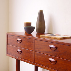 Kai Kristiansen / Medium chest in rosewood をアップしました