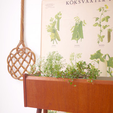 Flower planter in teak をアップしました