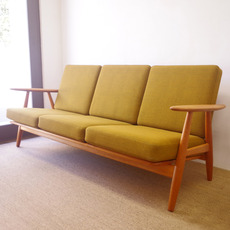 【張替代込】Hans J.Wegner / 3pers.sofa GE240 をアップしました