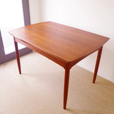 Dining table with 2 leaves をアップしました