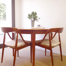 Arne Vodder / Round dining table with extra leaves をアップしました
