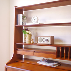 Shelf with cabinet,drawers and writing boardをアップしました