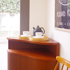 Corner cabinet with tambour doors をアップしました