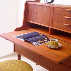 Bureau with tambour door をアップしました