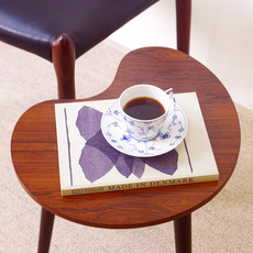 Kidney shaped table with tray in rosewood をアップしました