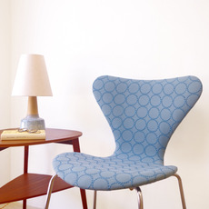 Arne Jacobsen / Series7 (mina perhonen) FH3107 をアップしました