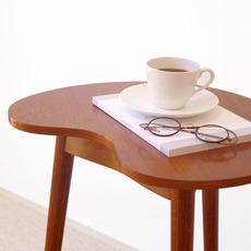 Kidney shaped table with tray in teak をアップしました