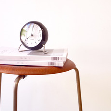 Arne Jacobsen / Dot stool FH3170 をアップしました