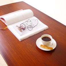Ole Wanscher / Coffee table in rosewood をアップしました