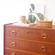 Large chest with key in teak をアップしました