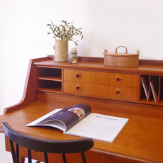 AB Broderna Gustafsson / Bureau in teak をアップしました