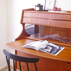 Bureau with glass doors をアップしました