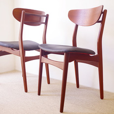 【張替代込】Set of 2 sculptural dining chairs をアップしました