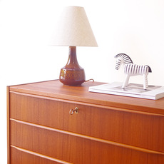 Chest of 4drawers with key in teak をアップしました
