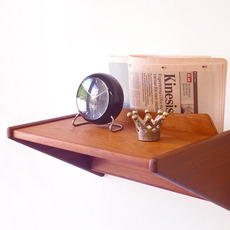Wall shelf with newspaper rack in teak をアップしました