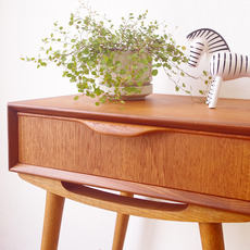 Side chest in teak & oak をアップしました