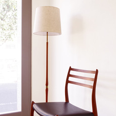 Floor lamp in mahogany をアップしました
