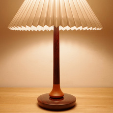 Table lamp in solid rosewood をアップしました