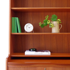 Bookcase with writing board をアップしました