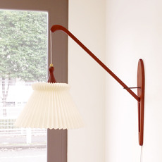Le Klint / Bracket in solid teak をアップしました
