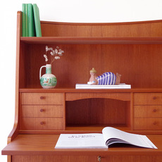 Bureau with bookcase & key をアップしました
