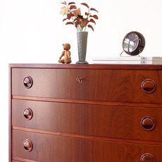 Kai Kristiansen / Chest of 7drawers in rosewood をアップしました