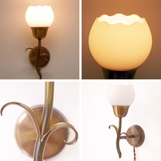 Bracket lamp in glass and brass をアップしました