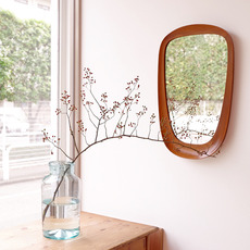 Glas&Tra / Organic wall mirror in solid Mahogany をアップしました