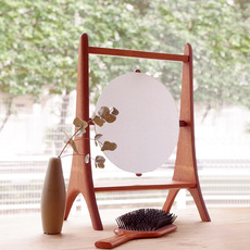 GOINGESLOJD / Circular standing mirror in teak をアップしました