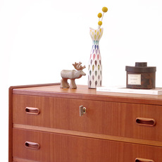 Chest of 6drawers with key をアップしました