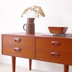 Kai Kristiansen /Chest in teak (TV board) をアップしました
