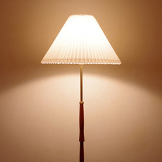 Floor lamp in teak をアップしました