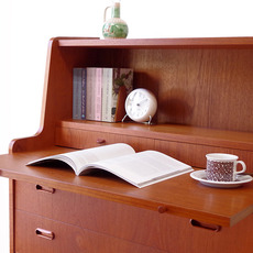 Bureau with key in teak をアップしました