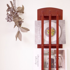 Wall magazine holder in teak をアップしました