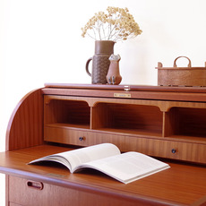 Egon Ostergaard / Roll top bureau with key in teak をアップしました