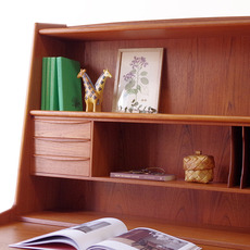 Bureau with bookcase and drawers をアップしました