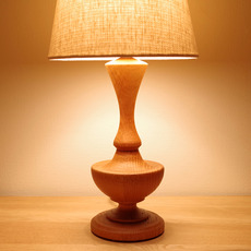 Wood Turning table lamp in solid oak をアップしました