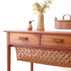 Poul M. Volther / Sewing table in teak & spankorg をアップしました