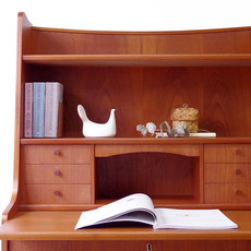 Bureau with bookcase & key をアップしました