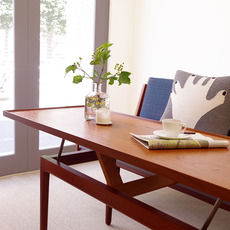 J.L.Moller / Elevator table in teak model.32 をアップしました