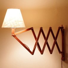 Scissor bracket lamp in solid teak をアップしました