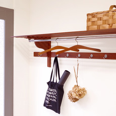 Large wall mounted coat rack with shelf をアップしました