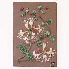 Jie Gantofta / Ceramic wall plque VILDKAPRIFOL をアップしました